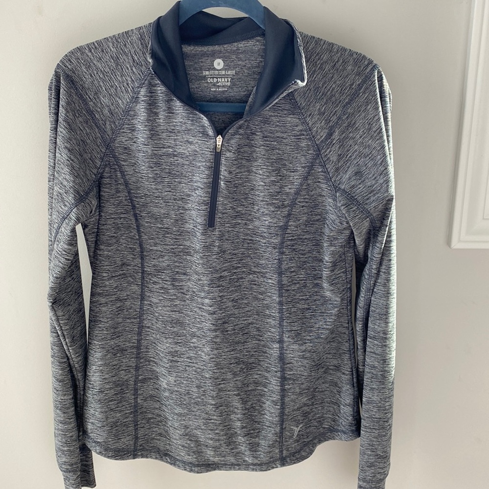 Semi-fitted Old Navy Active pullover 3/4 zip size M